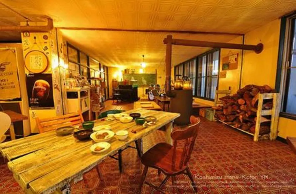 Koshimizu Hana Kotori Youth Hostel