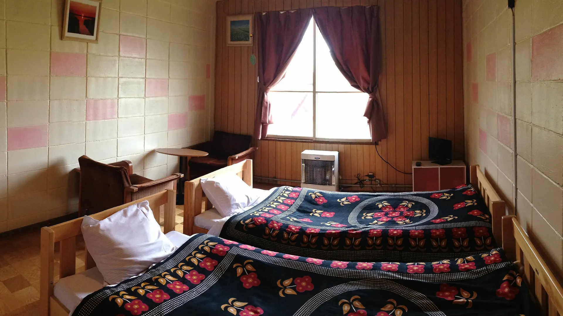 Koshimizu Hana Kotori Youth Hostel